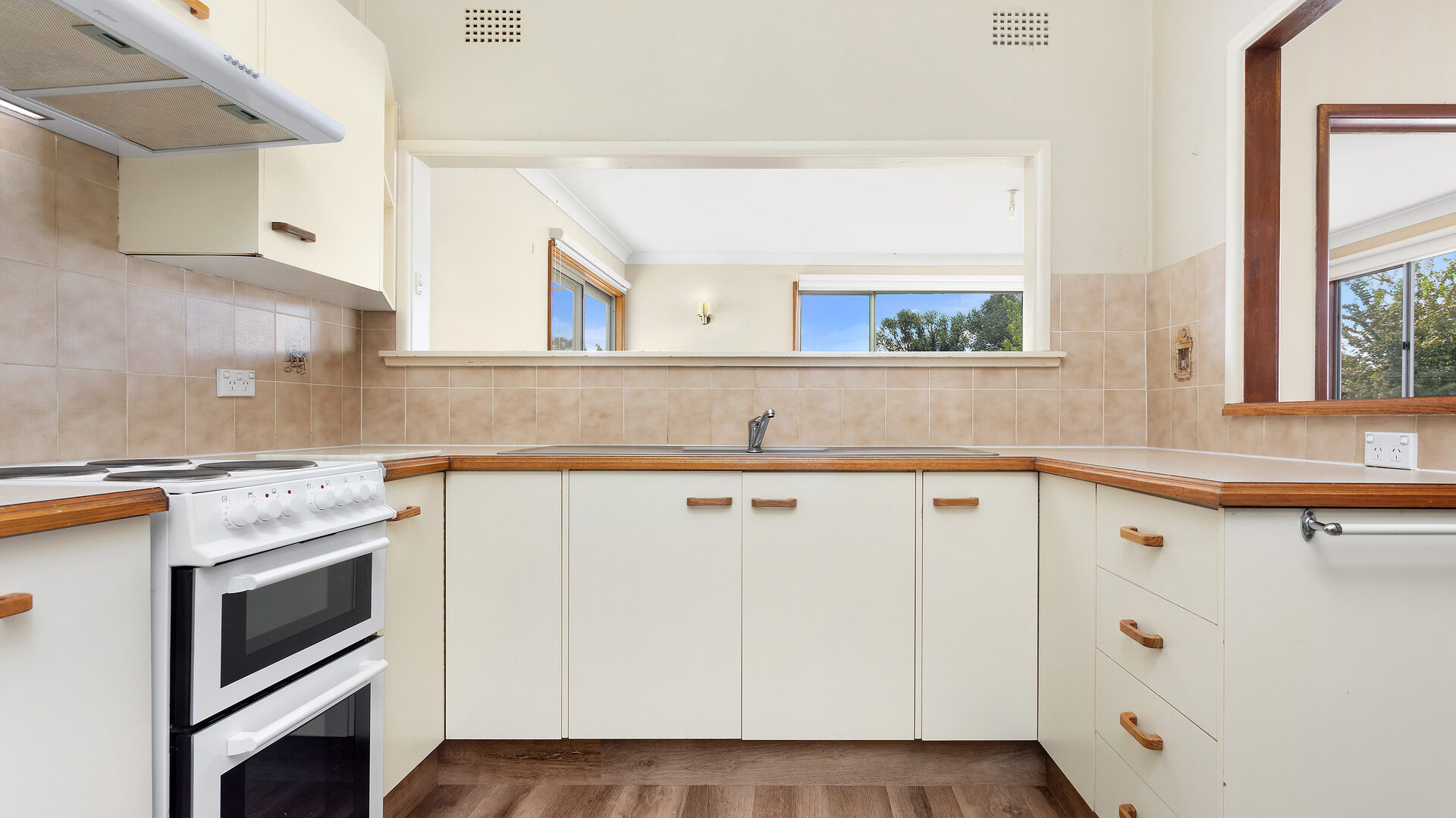 22 Carcoar Street, Blayney NSW 2799 - photo 2