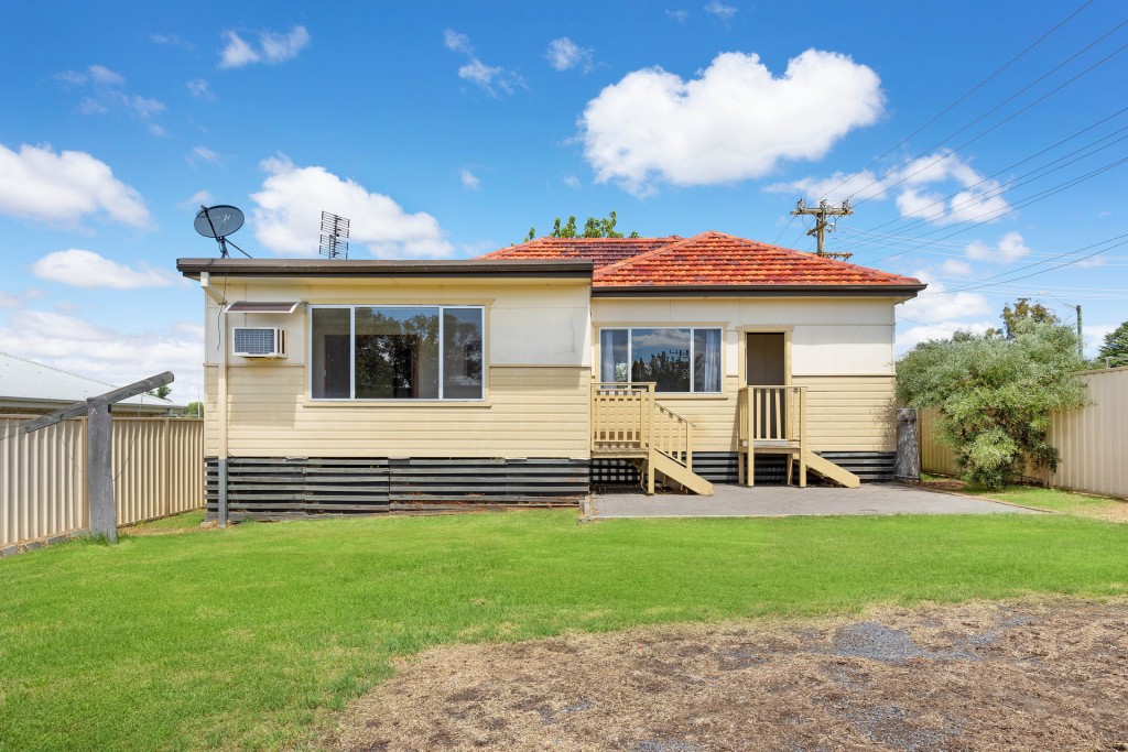 22 Carcoar Street, Blayney NSW 2799 - photo 11