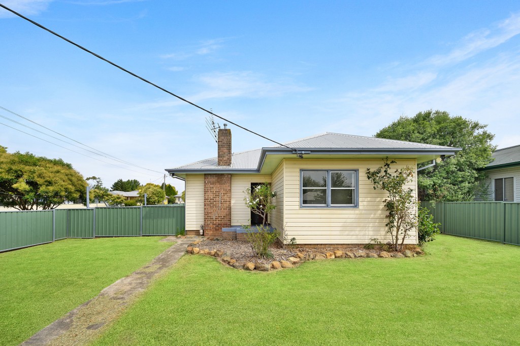 6 Moad Street, Orange NSW 2800 - McGrath Central West