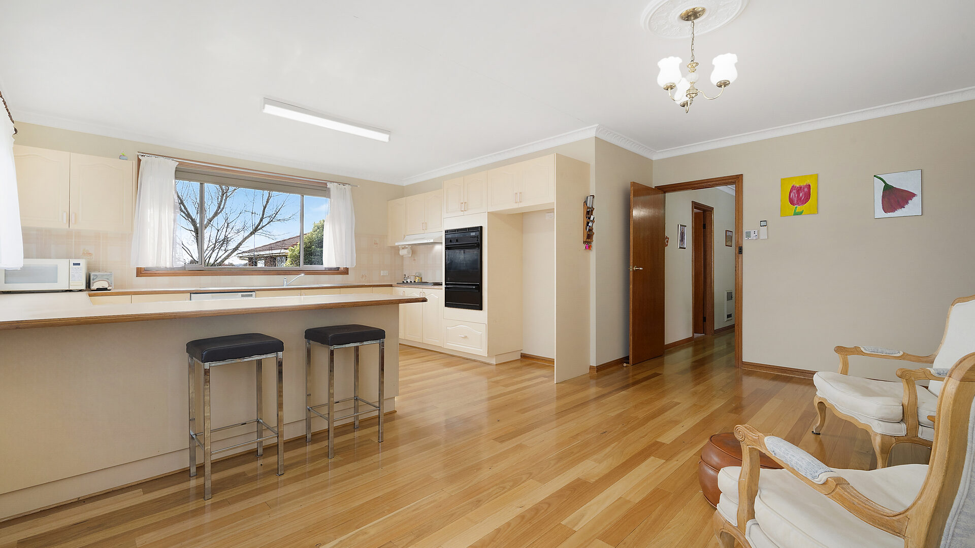 27 Lyrebird Place, Orange NSW 2800 - photo 4