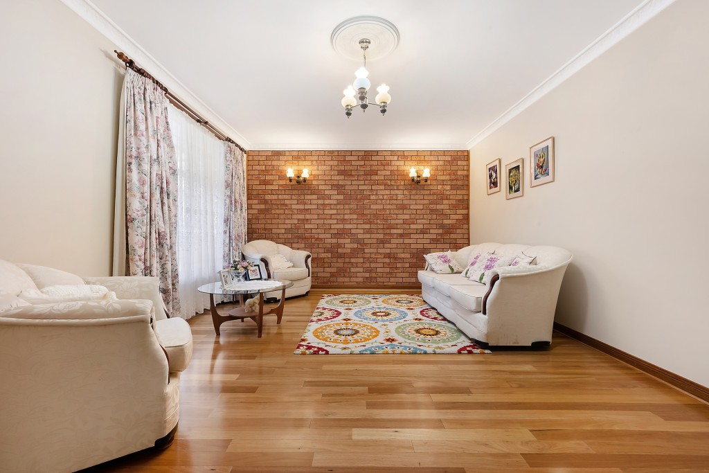 27 Lyrebird Place, Orange NSW 2800 - photo 5