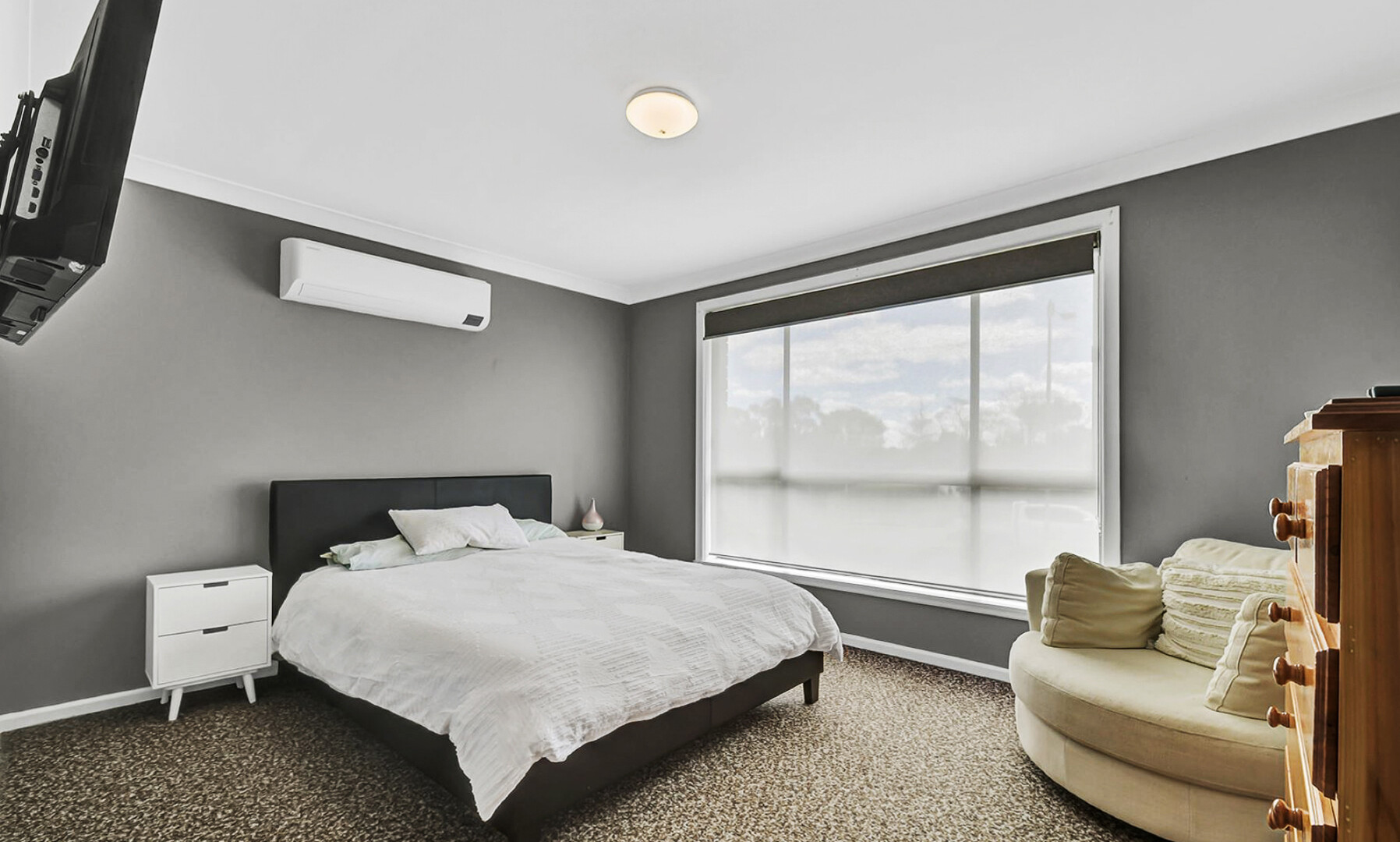 8 Anzac Place, Orange NSW 2800 - photo 4