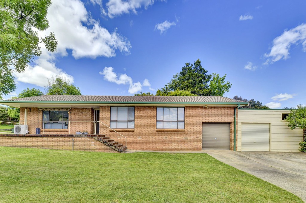 8 Anzac Place, Orange NSW 2800 - photo 10