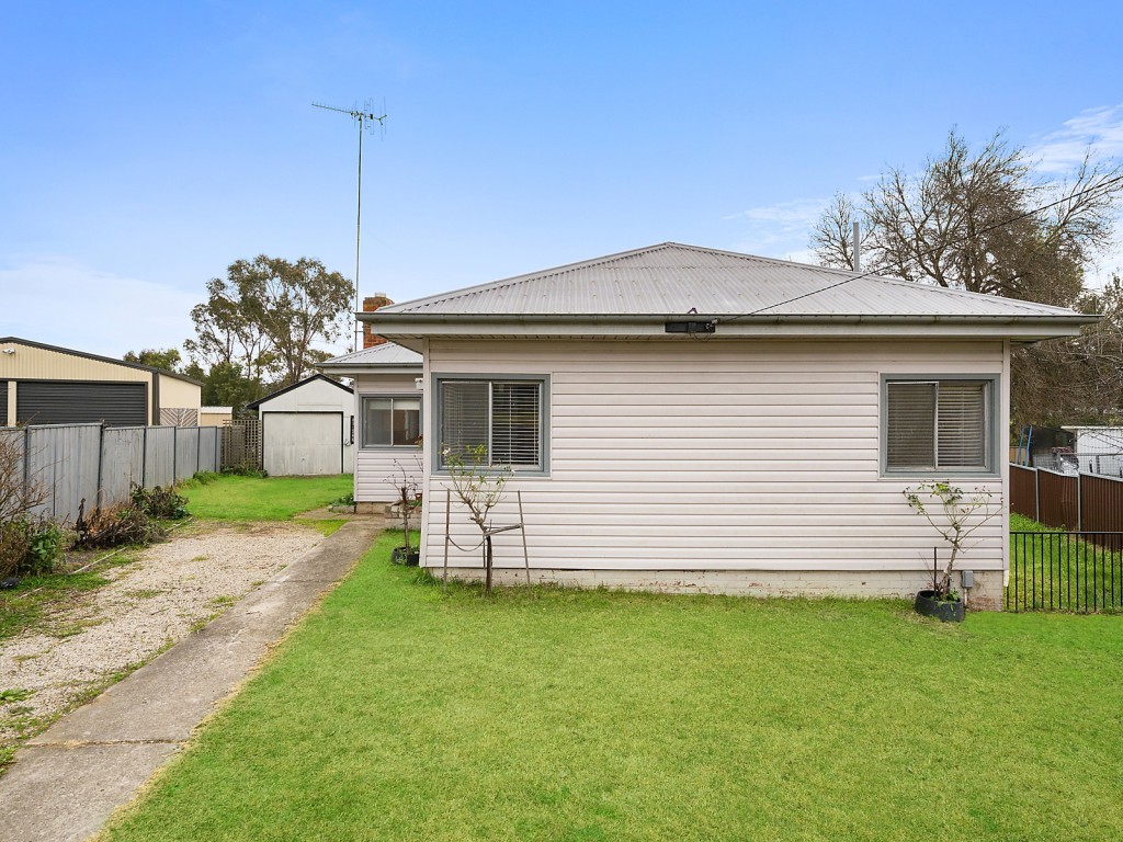 5 Chifley Place, Bathurst NSW 2795 - McGrath Central West