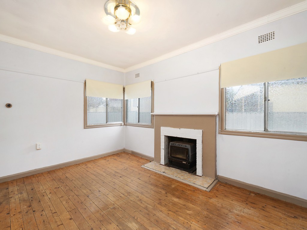 5 Chifley Place, Bathurst NSW 2795 - photo 4