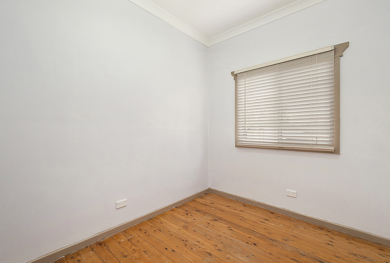 5 Chifley Place, Bathurst NSW 2795 - photo 8