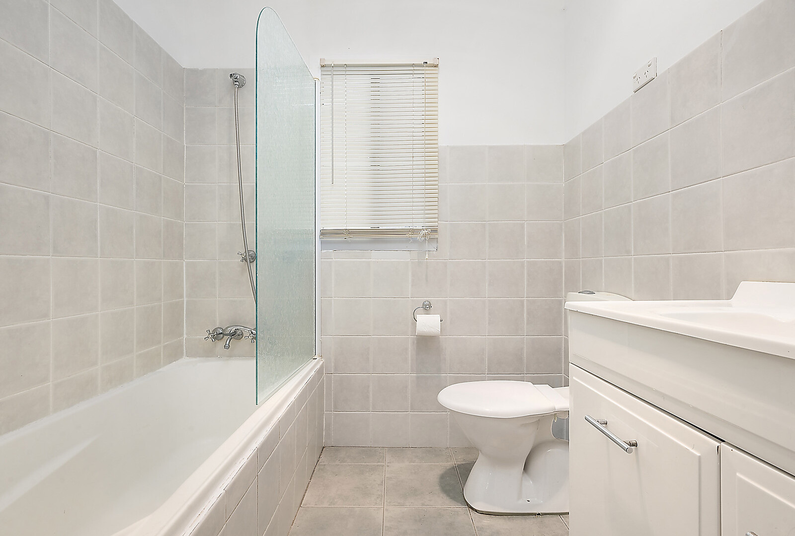 5 Chifley Place, Bathurst NSW 2795 - photo 9