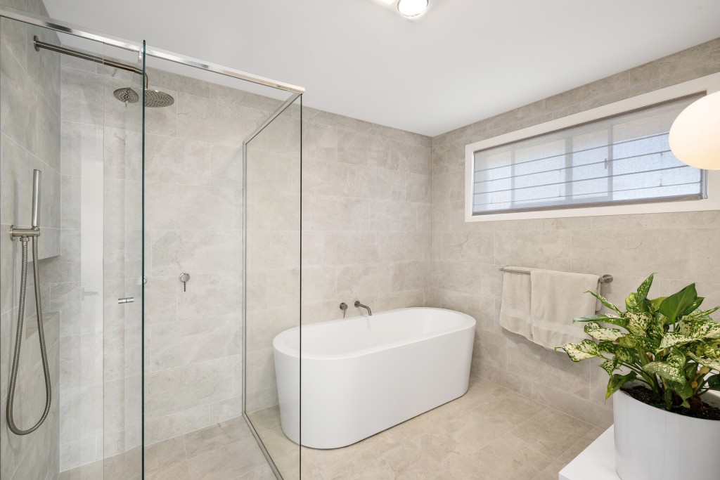 16 Wirruna Avenue, Orange NSW 2800 - photo 11