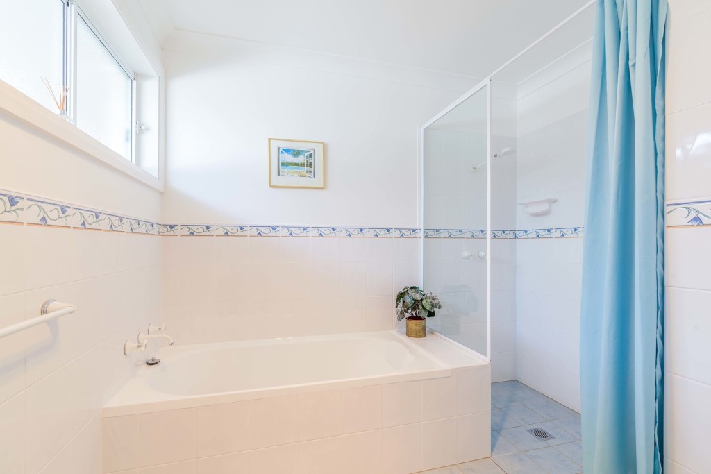 2 Narambla Drive, Orange NSW 2800 - photo 12