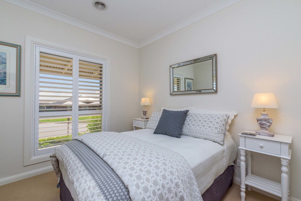 21 Lisbon Circuit, Orange NSW 2800 - photo 15