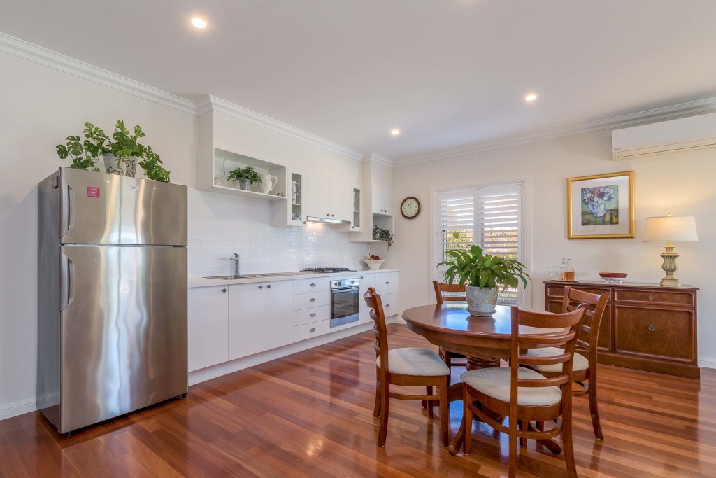21 Lisbon Circuit, Orange NSW 2800 - photo 6