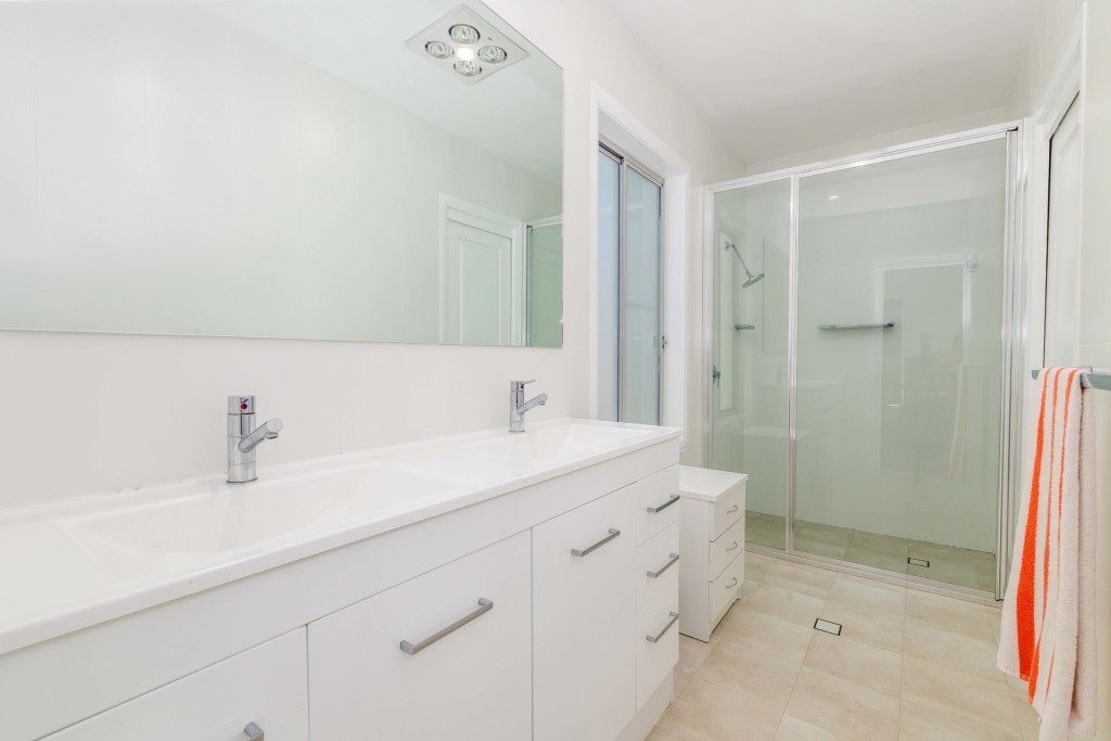 8 Camellia Place, Orange NSW 2800 - photo 11