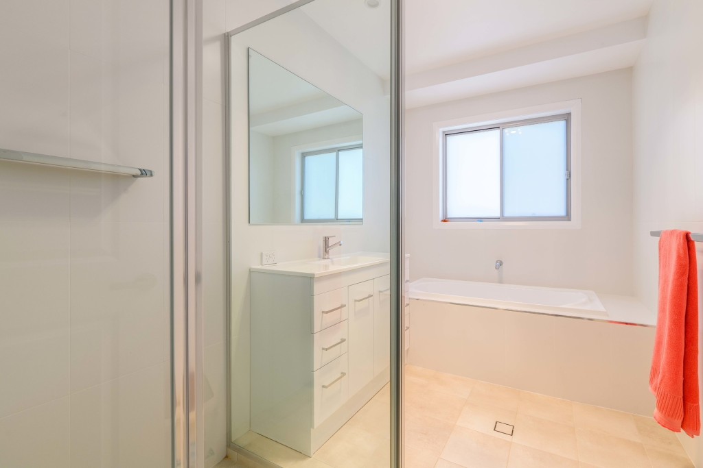 8 Camellia Place, Orange NSW 2800 - photo 12