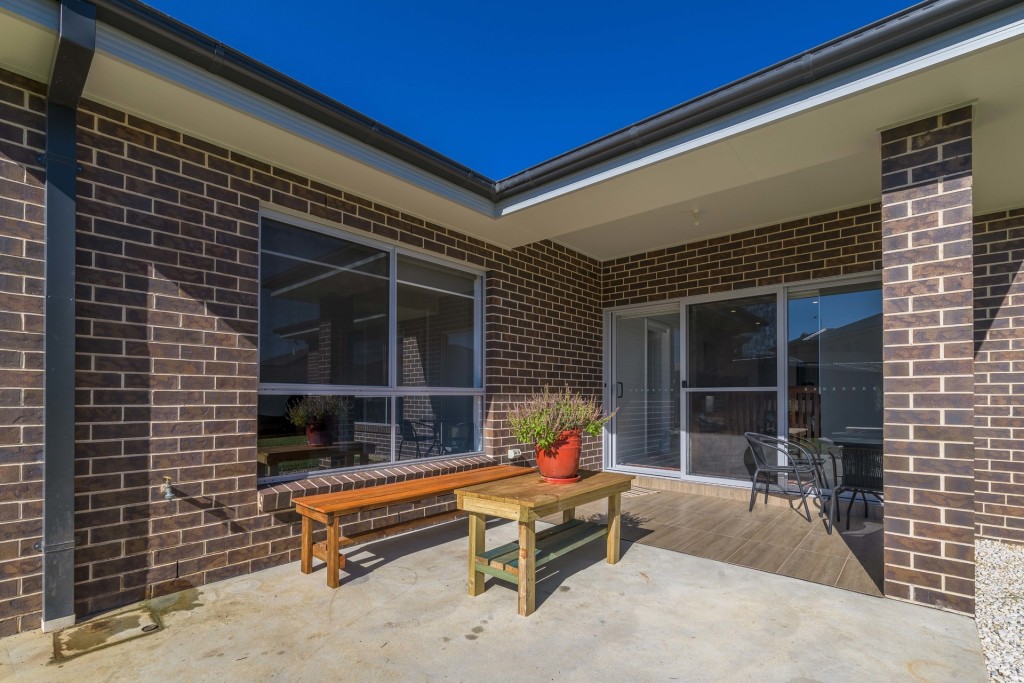 8 Camellia Place, Orange NSW 2800 - photo 13