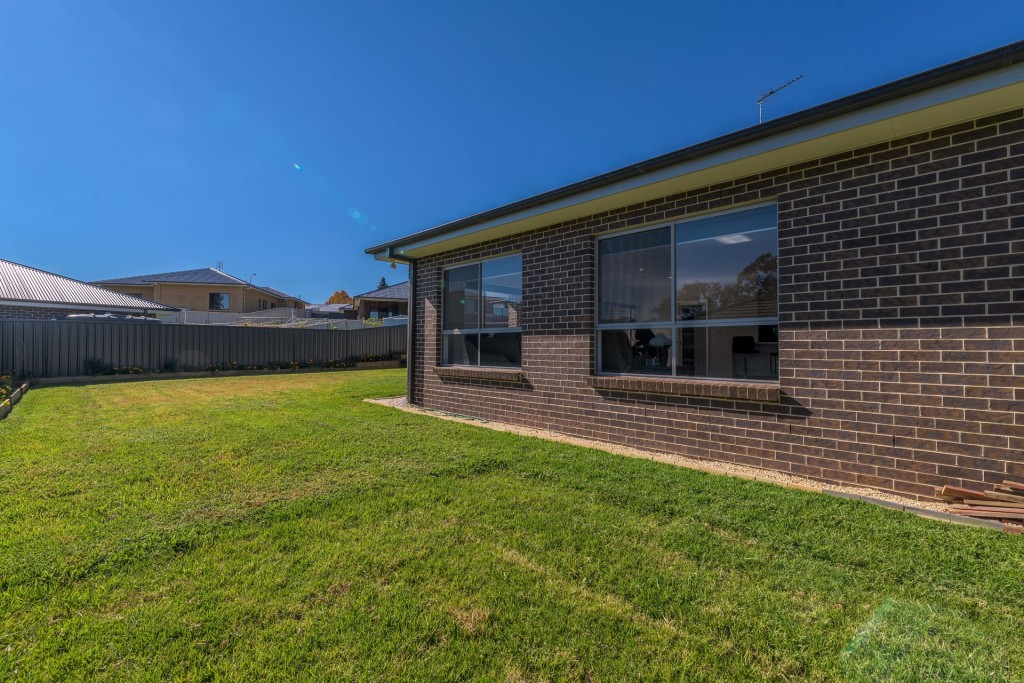 8 Camellia Place, Orange NSW 2800 - photo 14