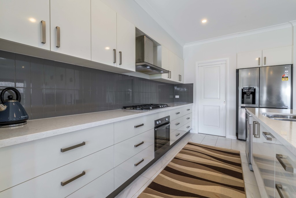 8 Camellia Place, Orange NSW 2800 - photo 3