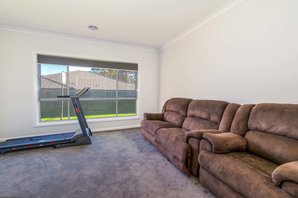 8 Camellia Place, Orange NSW 2800 - photo 8