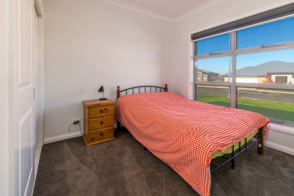 8 Camellia Place, Orange NSW 2800 - photo 9