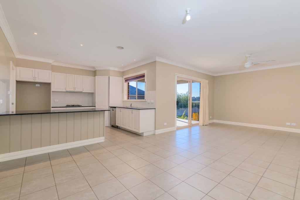 11 Emmaville Street, Orange NSW 2800 - photo 3