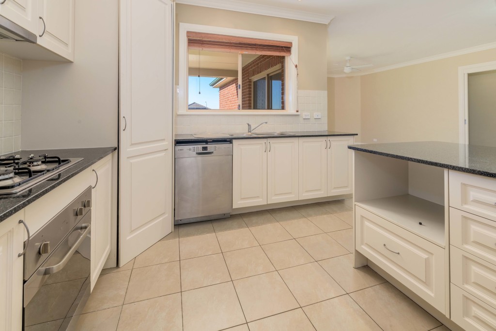 11 Emmaville Street, Orange NSW 2800 - photo 4
