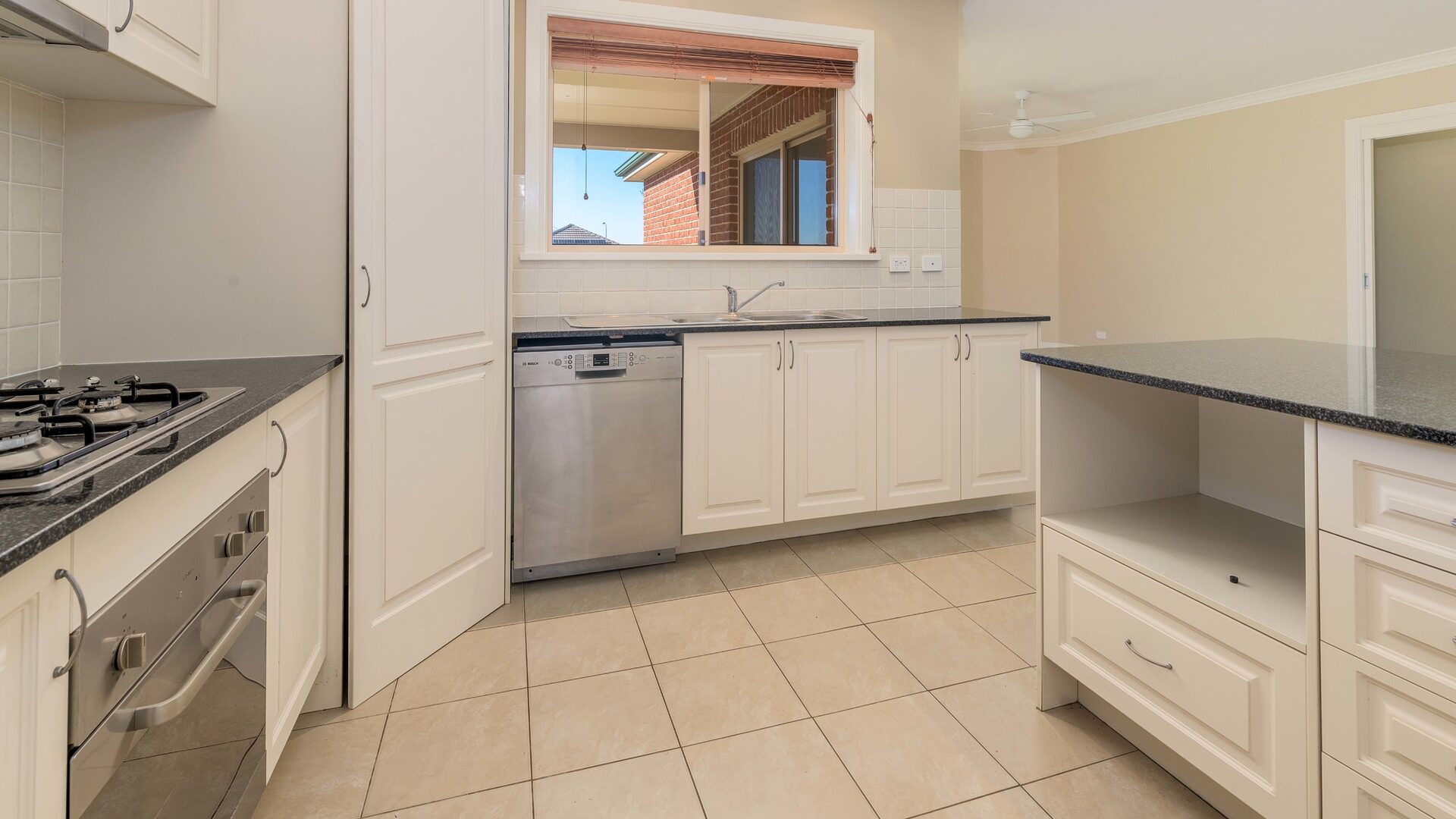 11 Emmaville Street, Orange NSW 2800 - photo 4
