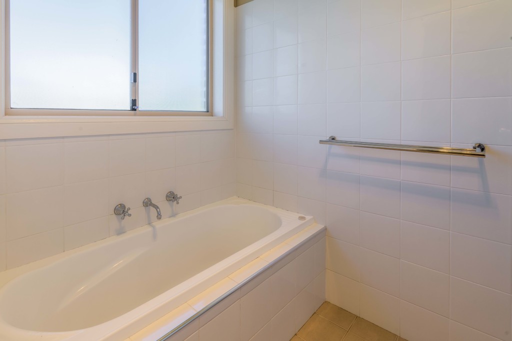 11 Emmaville Street, Orange NSW 2800 - photo 6