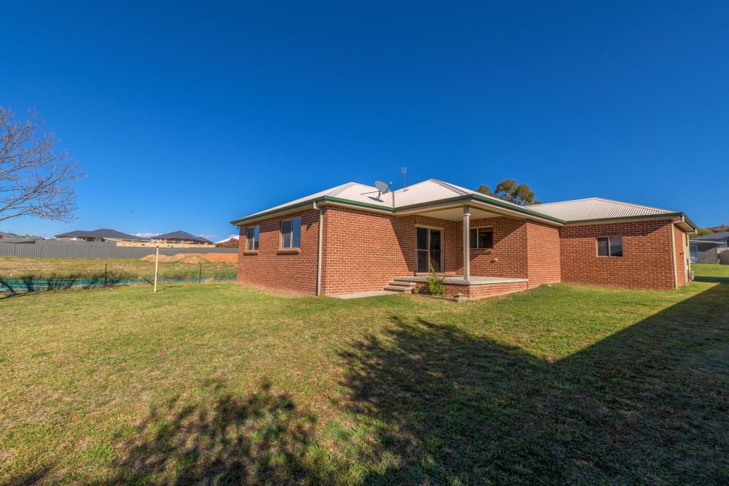 11 Emmaville Street, Orange NSW 2800 - photo 10