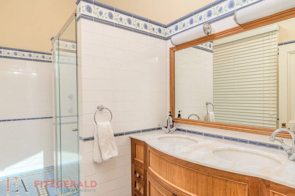 4 Sale Street, Orange NSW 2800 - photo 14