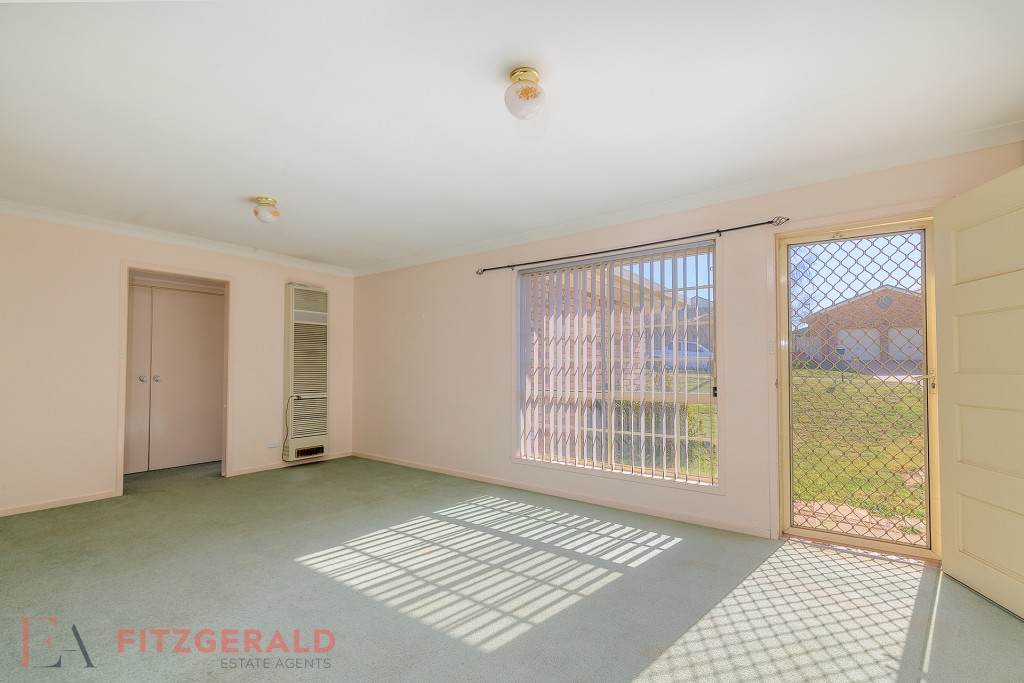 20 Melville Place, Orange NSW 2800 - photo 2