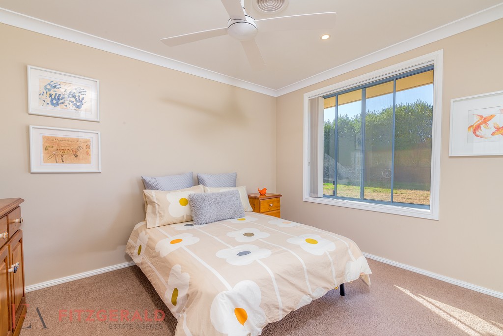 24 Pippin Way, Orange NSW 2800 - photo 6