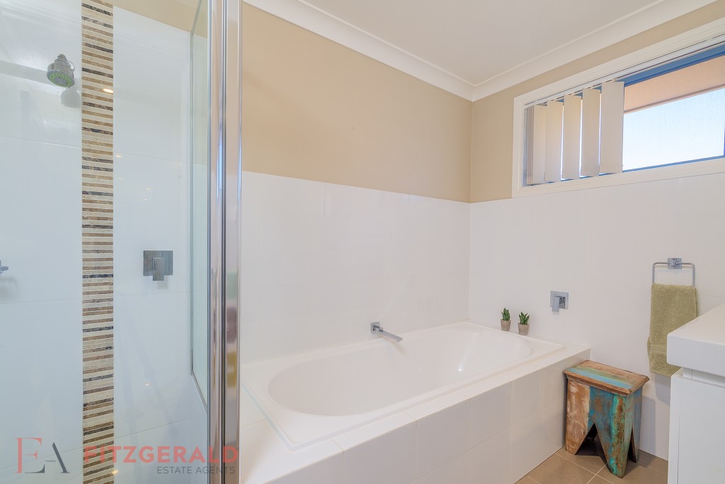 24 Pippin Way, Orange NSW 2800 - photo 9