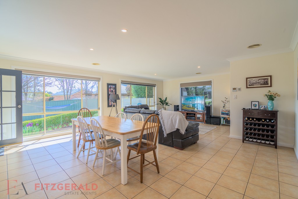 26 Goldfinch Way, Orange NSW 2800 - photo 3