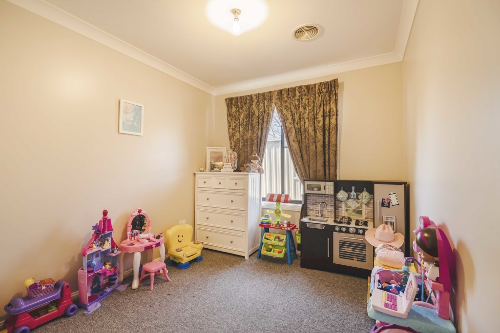 70 Palmer Street, Blayney NSW 2799 - photo 13