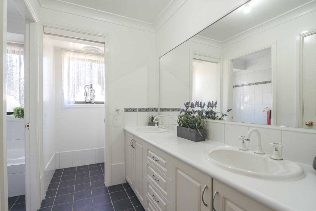 70 Palmer Street, Blayney NSW 2799 - photo 14