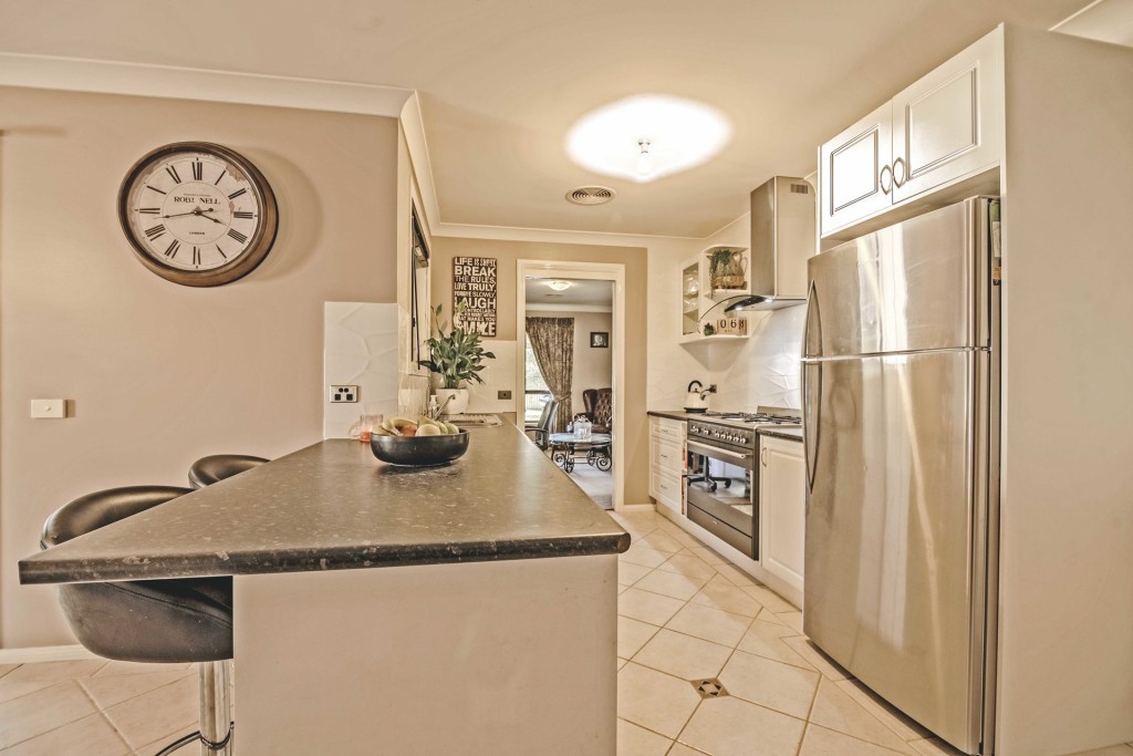 70 Palmer Street, Blayney NSW 2799 - photo 4