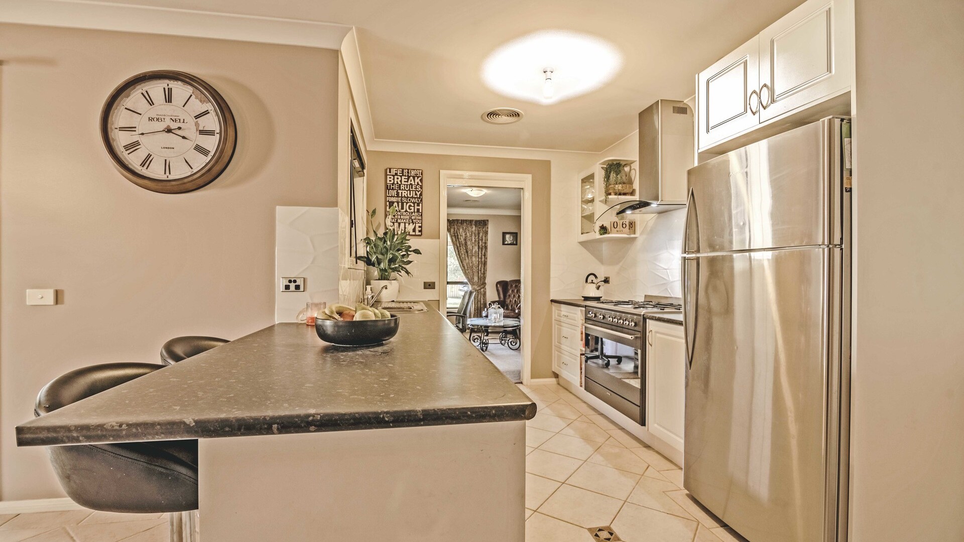 70 Palmer Street, Blayney NSW 2799 - photo 4