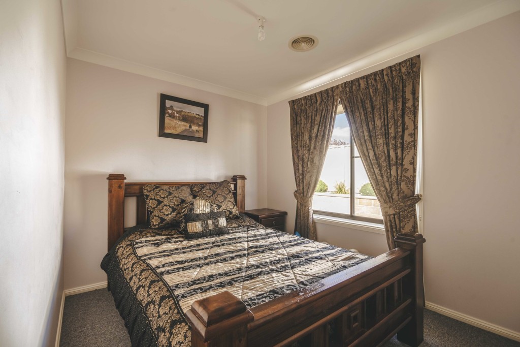 70 Palmer Street, Blayney NSW 2799 - photo 10