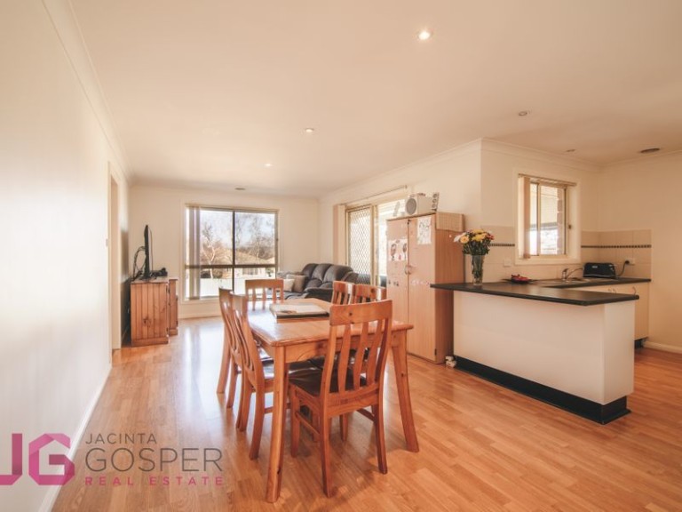 29 Booth Crescent, Orange NSW 2800 - photo 3