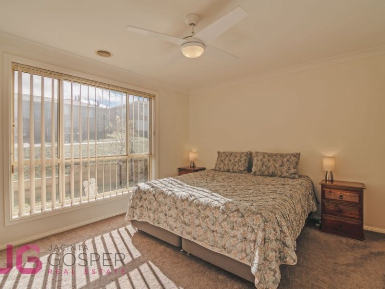 29 Booth Crescent, Orange NSW 2800 - photo 6