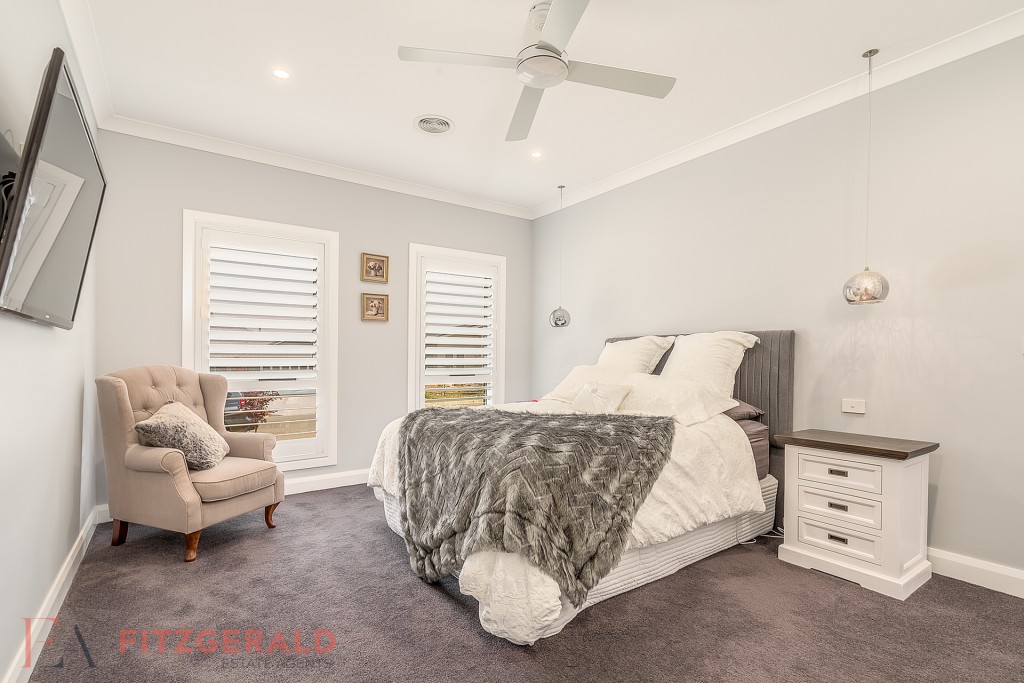 12 Patmos Place, Orange NSW 2800 - photo 11