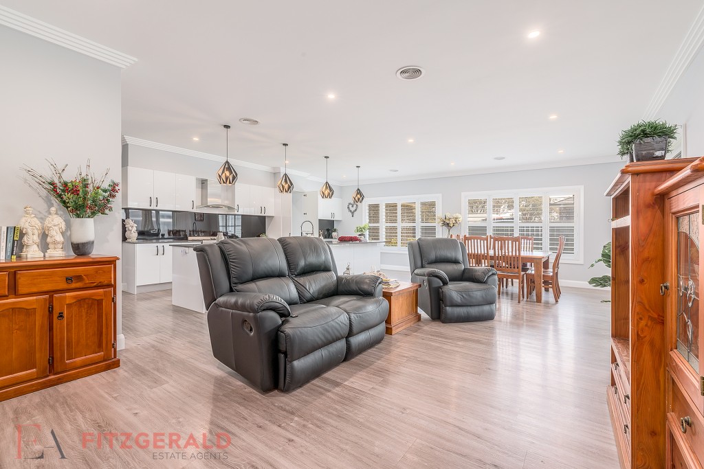 12 Patmos Place, Orange NSW 2800 - photo 4