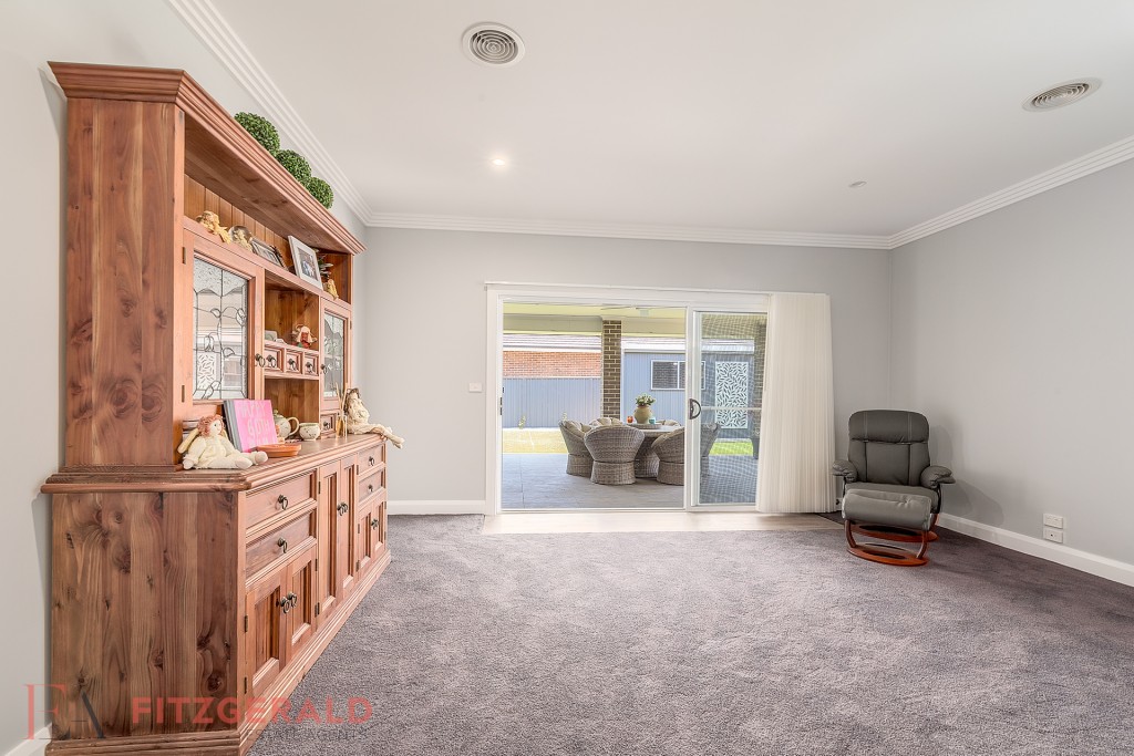 12 Patmos Place, Orange NSW 2800 - photo 10