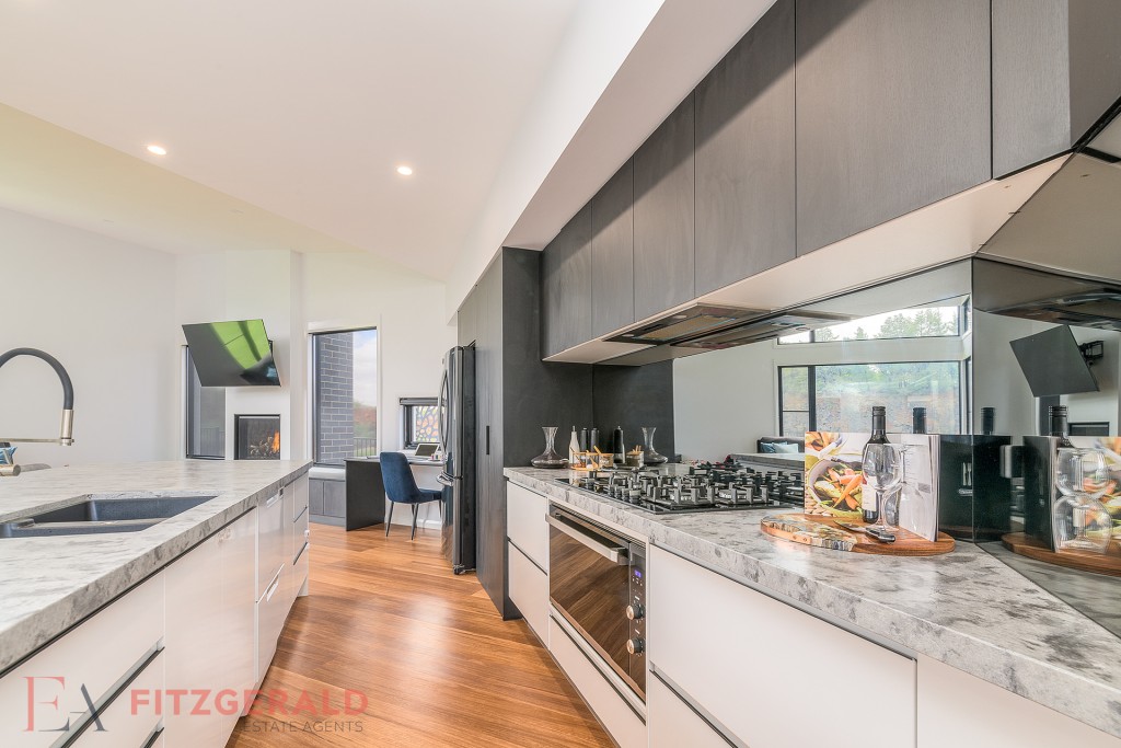 20 Cedar Street, Orange NSW 2800 - photo 2