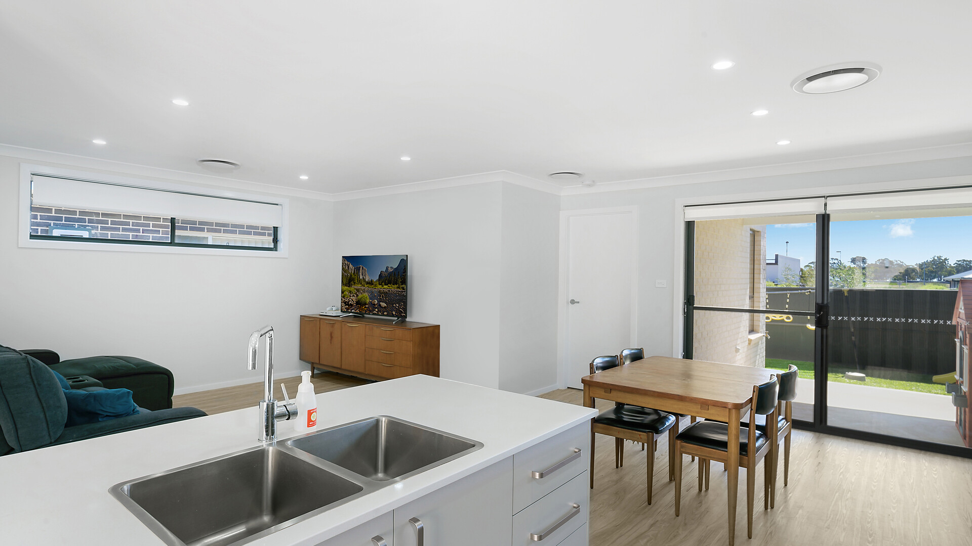 12 Pearl Court, Orange NSW 2800 - photo 4