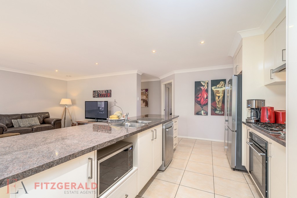 14 Bert Whiteley Place, Orange NSW 2800 - photo 3