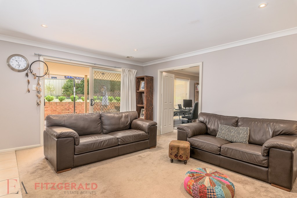 14 Bert Whiteley Place, Orange NSW 2800 - photo 4
