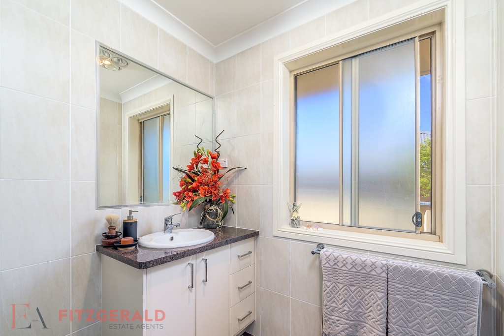 14 Bert Whiteley Place, Orange NSW 2800 - photo 8