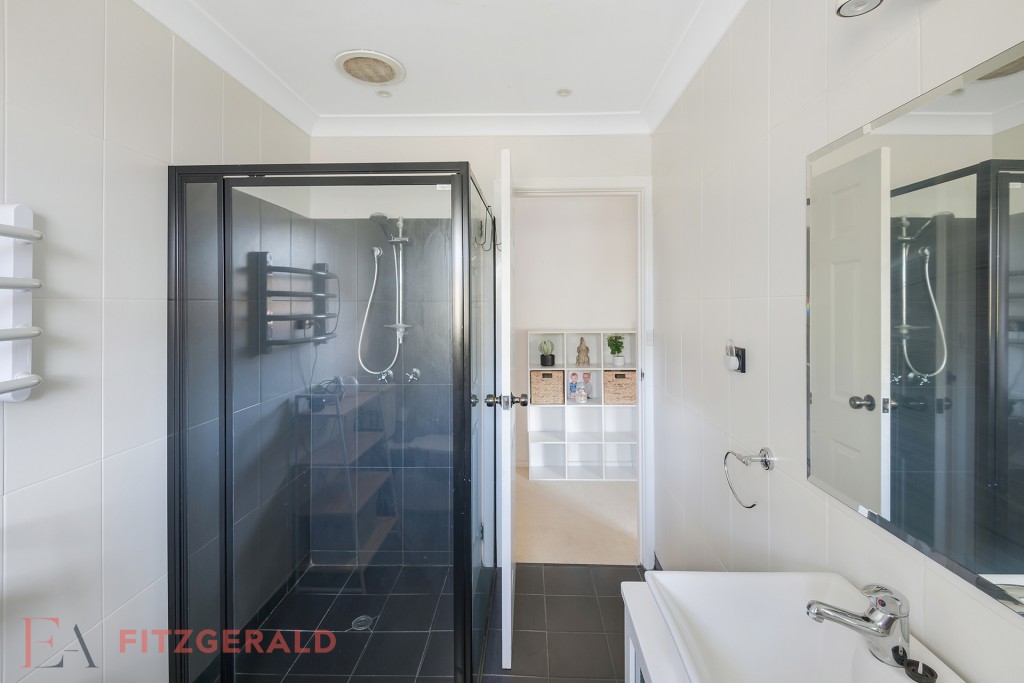 204 Ploughmans Lane, Orange NSW 2800 - photo 15