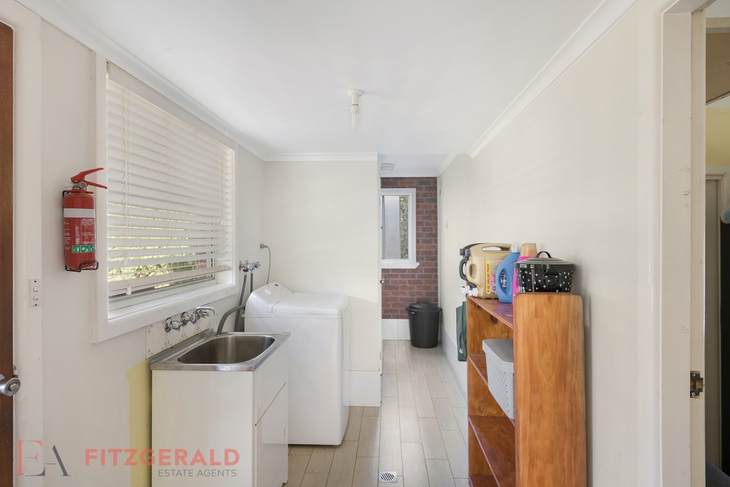 204 Ploughmans Lane, Orange NSW 2800 - photo 16