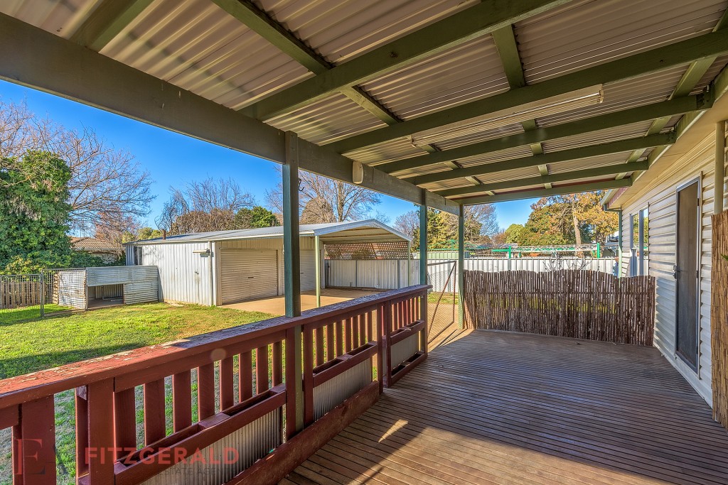 22 Endsleigh Avenue, Orange NSW 2800 - photo 11